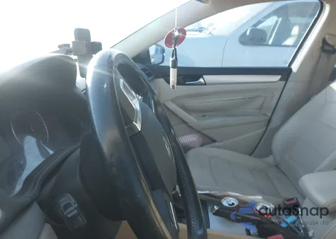 2013 Volkswagen Passat 2.5L Se from USA, damaged, VIN 1VWBH7A35DC120218